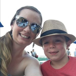 Meet your Posher, Catherine